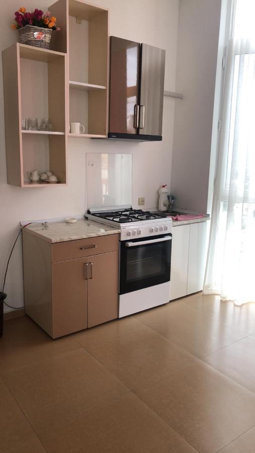 Orange Home Hotel Batumi Bagian luar foto