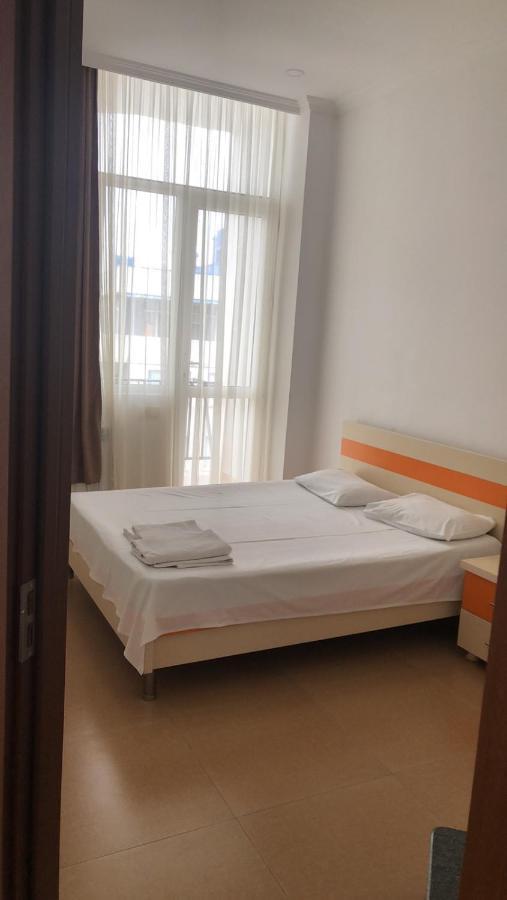 Orange Home Hotel Batumi Bagian luar foto