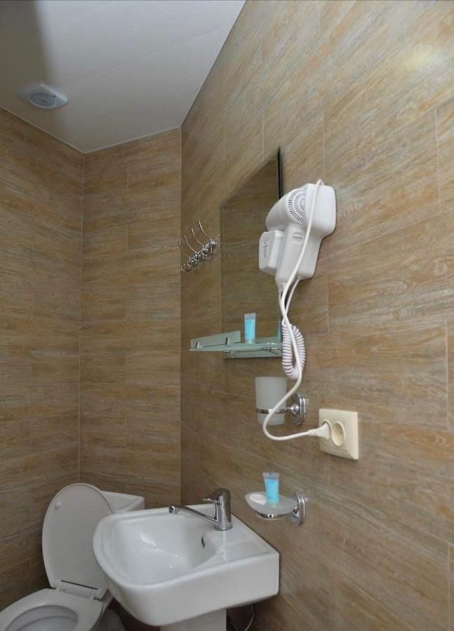 Orange Home Hotel Batumi Bagian luar foto