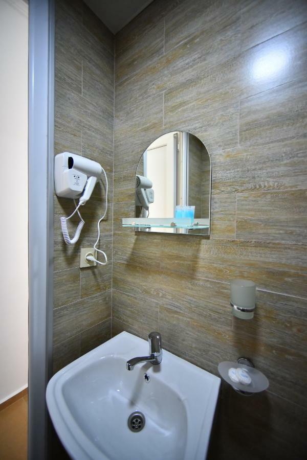 Orange Home Hotel Batumi Bagian luar foto