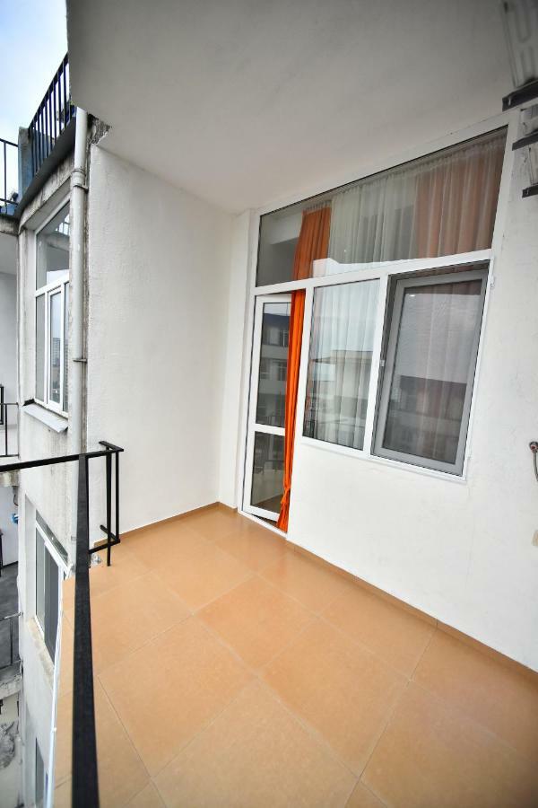 Orange Home Hotel Batumi Bagian luar foto
