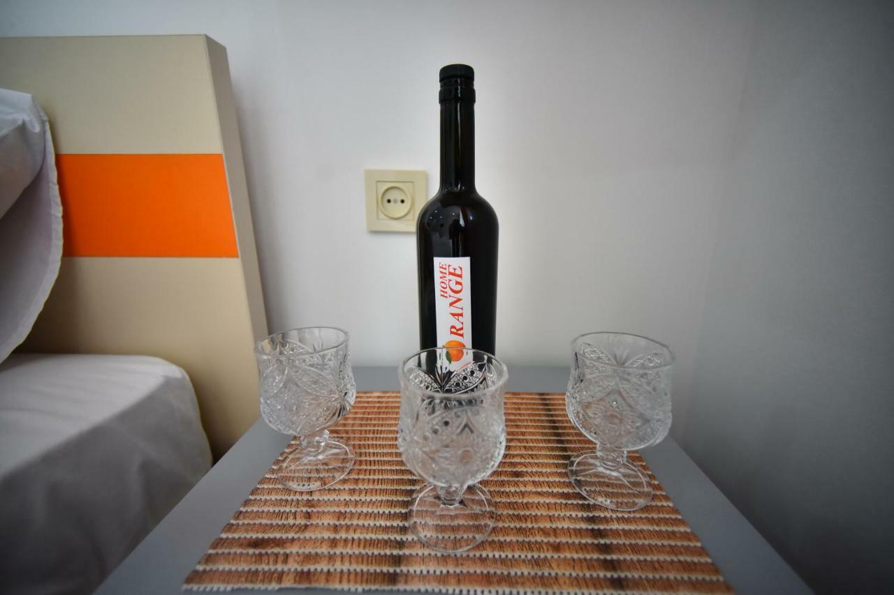 Orange Home Hotel Batumi Bagian luar foto