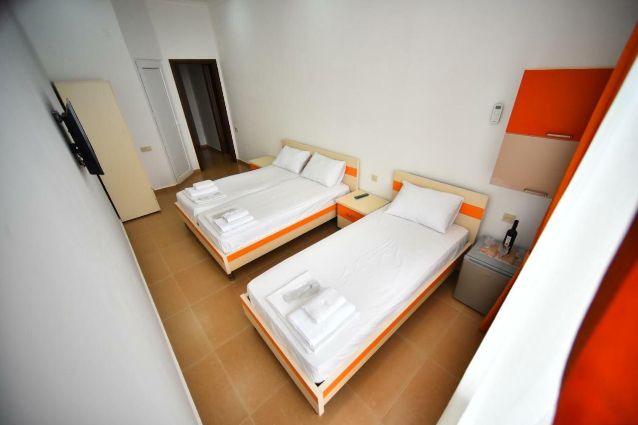 Orange Home Hotel Batumi Bagian luar foto