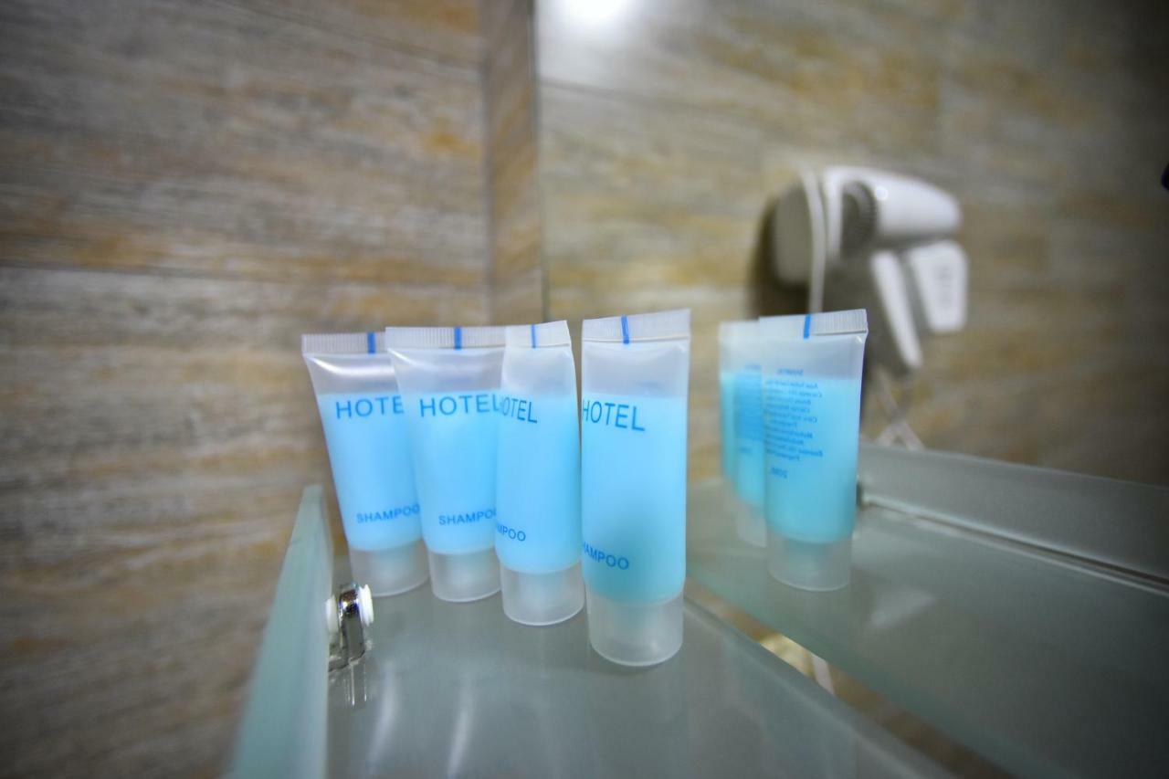Orange Home Hotel Batumi Bagian luar foto