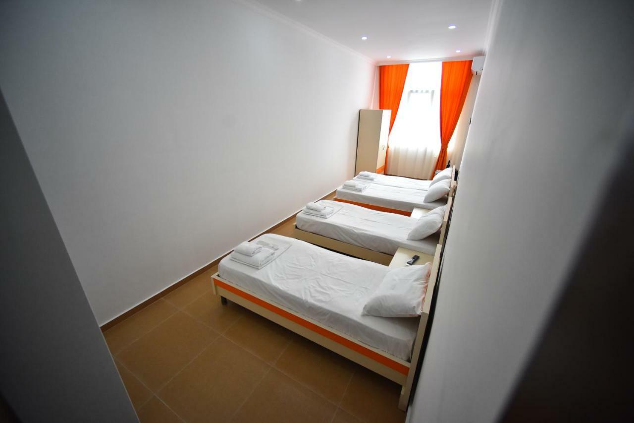 Orange Home Hotel Batumi Bagian luar foto