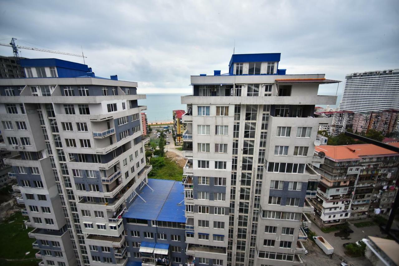 Orange Home Hotel Batumi Bagian luar foto