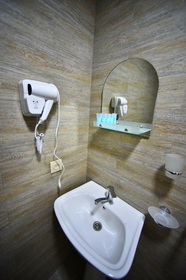 Orange Home Hotel Batumi Bagian luar foto