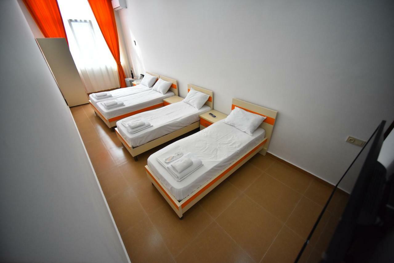 Orange Home Hotel Batumi Bagian luar foto