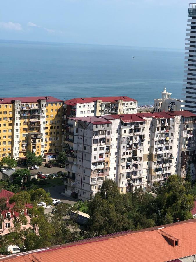 Orange Home Hotel Batumi Bagian luar foto