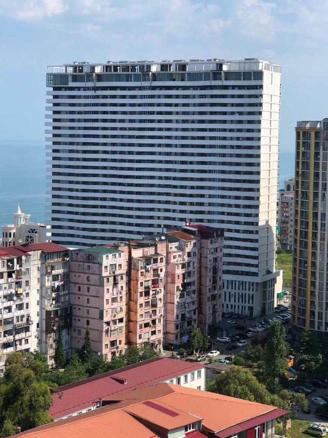 Orange Home Hotel Batumi Bagian luar foto