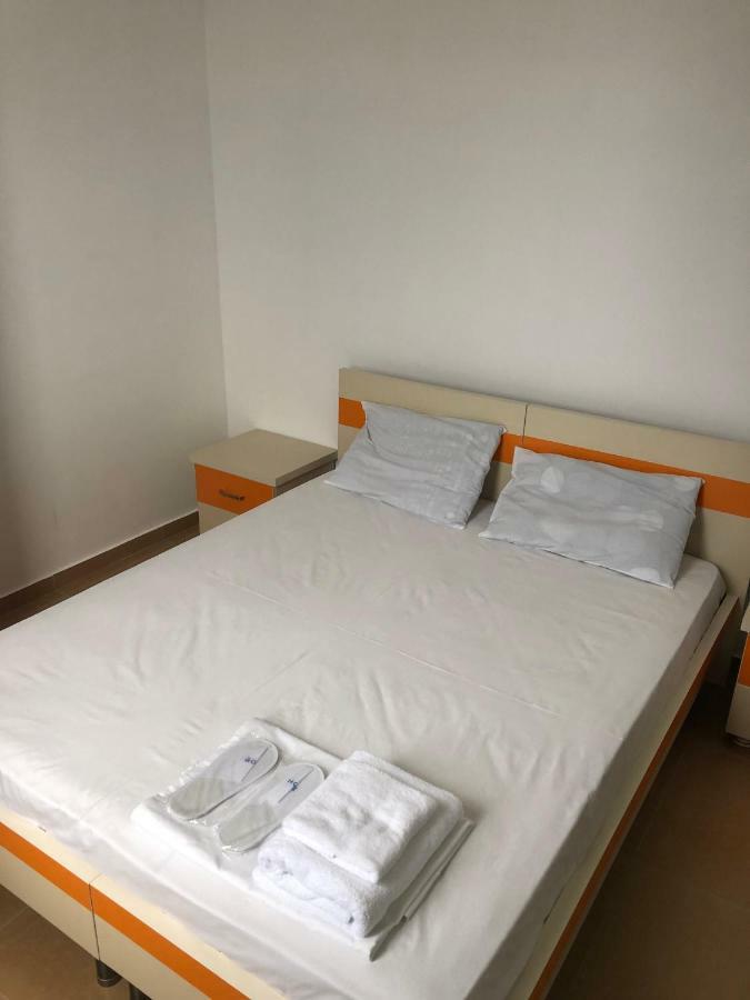 Orange Home Hotel Batumi Bagian luar foto